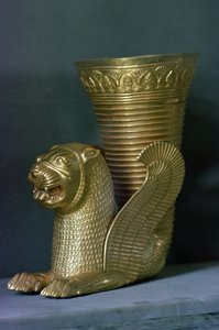 Rhyton en forma de monstruo león sentado, de Hamadan, Irán de Achaemenid